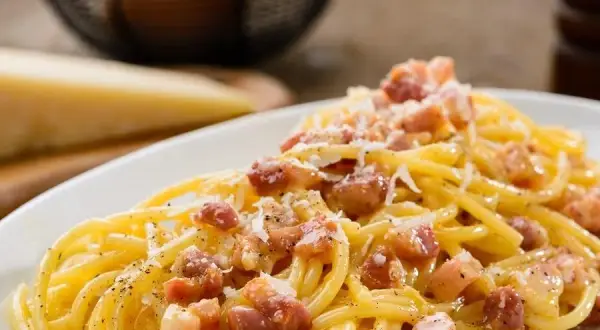 Ile kalorii ma spaghetti carbonara? Sprawdź wartości odżywcze!